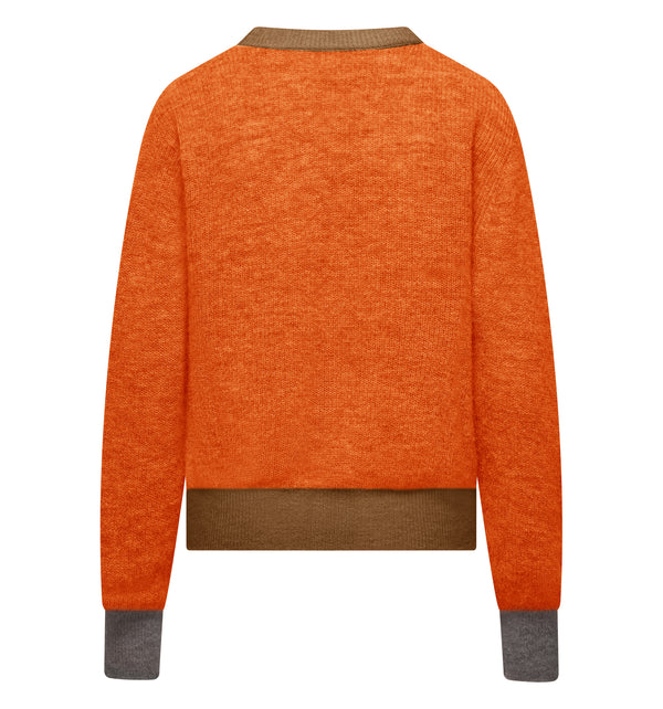 Women's long-sleeved crew neck sweater