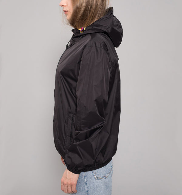 Woman’s jacket with hood, windproof, heat-sealed, packable